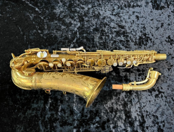 Vintage Conn 'Connqueror' 26M Alto Sax in Original Gold Lacquer #269233AN