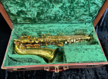 Vintage Buescher Aristocrat Model 141 Alto Saxophone - Serial # 355606