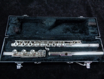 Very Nice! Yamaha 681 Flute with Sterling Body and Headjoint, Serial #2639