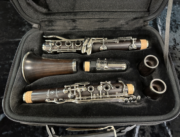 Leblanc Sereanade II Bb Clarinet in Nickel Keys, Serial #8493